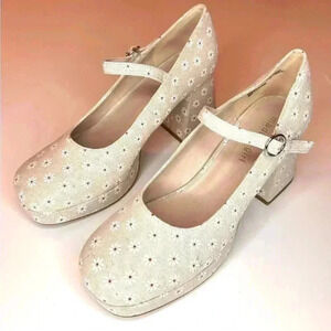 Madden Girl platform Mary Jane style tan w/ flower print and ankle strap NWT